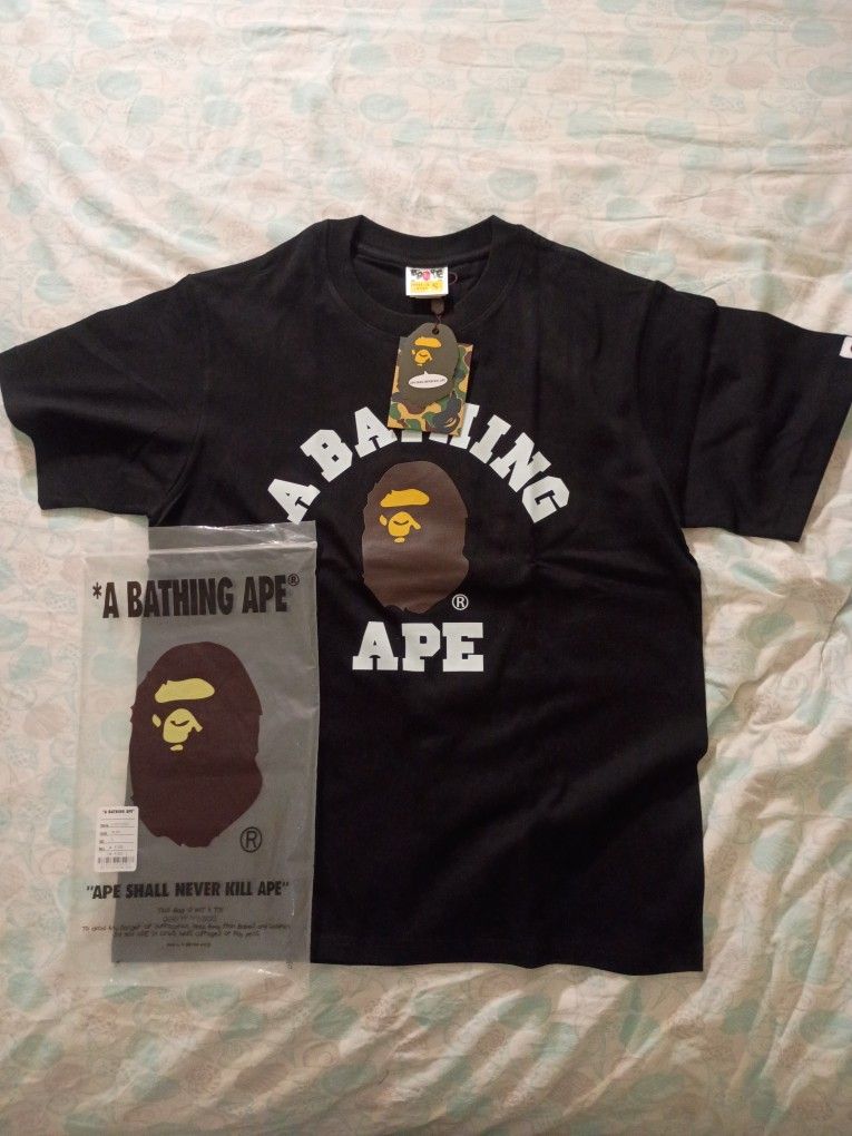 BAPE T-Shirt Size Small Black Logo