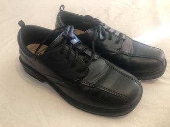 Boys Dress Shoes Size 1. Worn Only a Couple of Times. Comes From a Smoke and Pet Free Home. $10