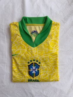 Nike authentic Brazil soccer  jersey SIZE M NEYMAR JR