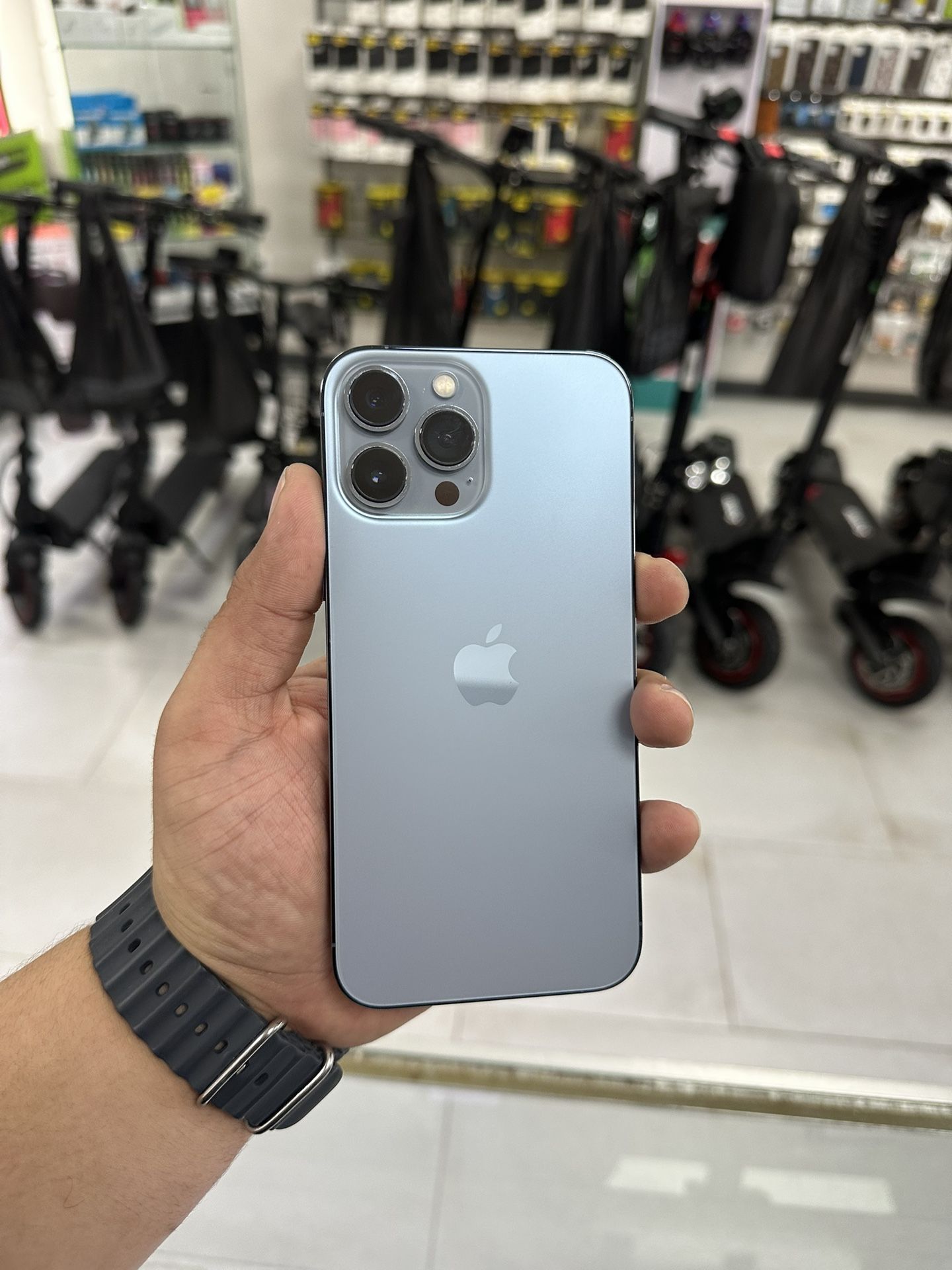 iPhone 13 Pro Max Unlocked 256GB! Finance For $50 Down Payment!!