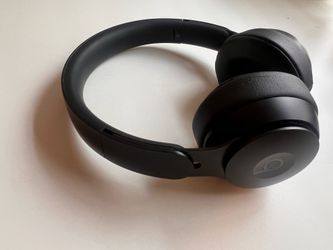 Beats Solo Pro