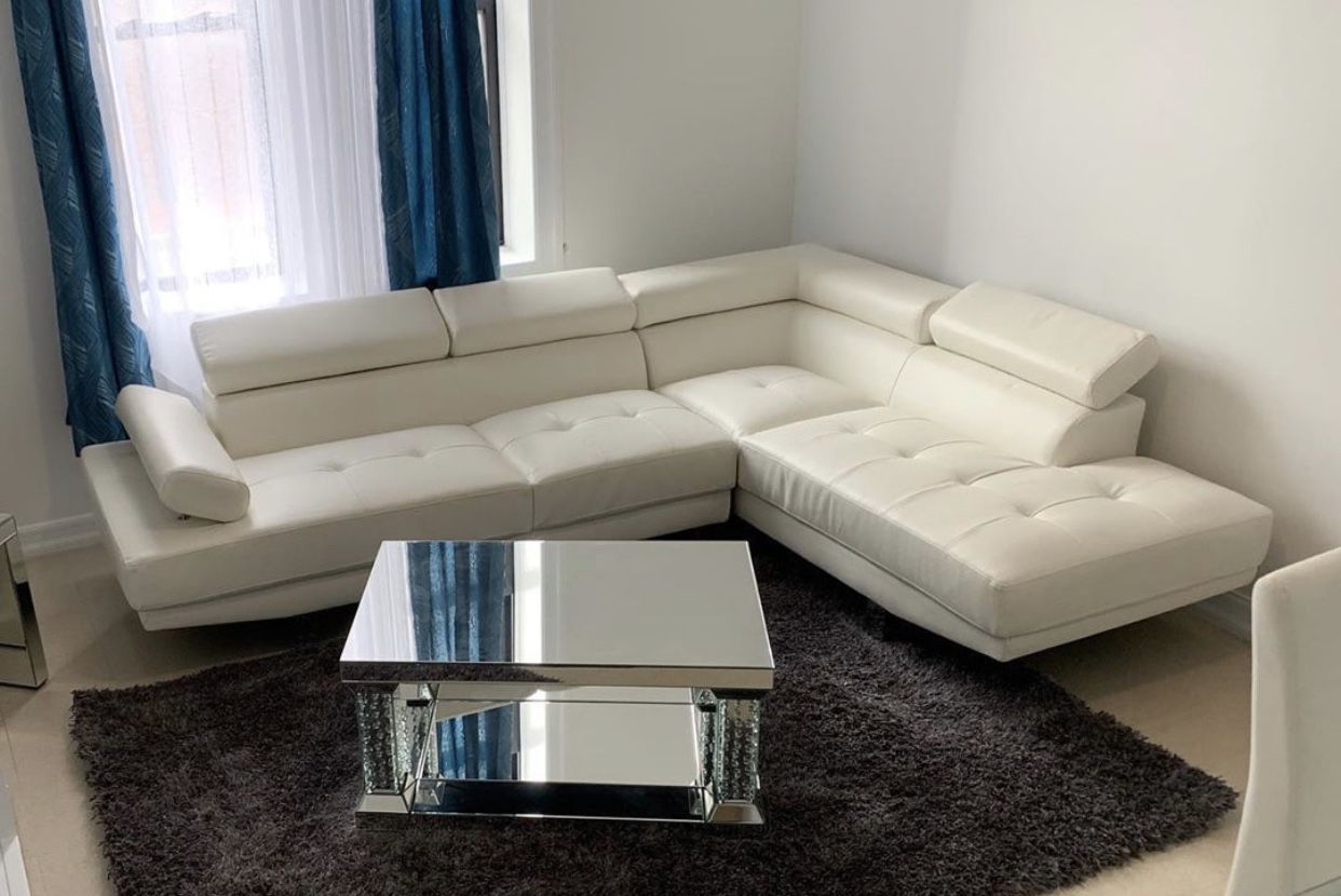 NEW WHITE GREY FAUX LEATHER SOFA SECTIONAL WITH ADJUSTABLE HEADREST