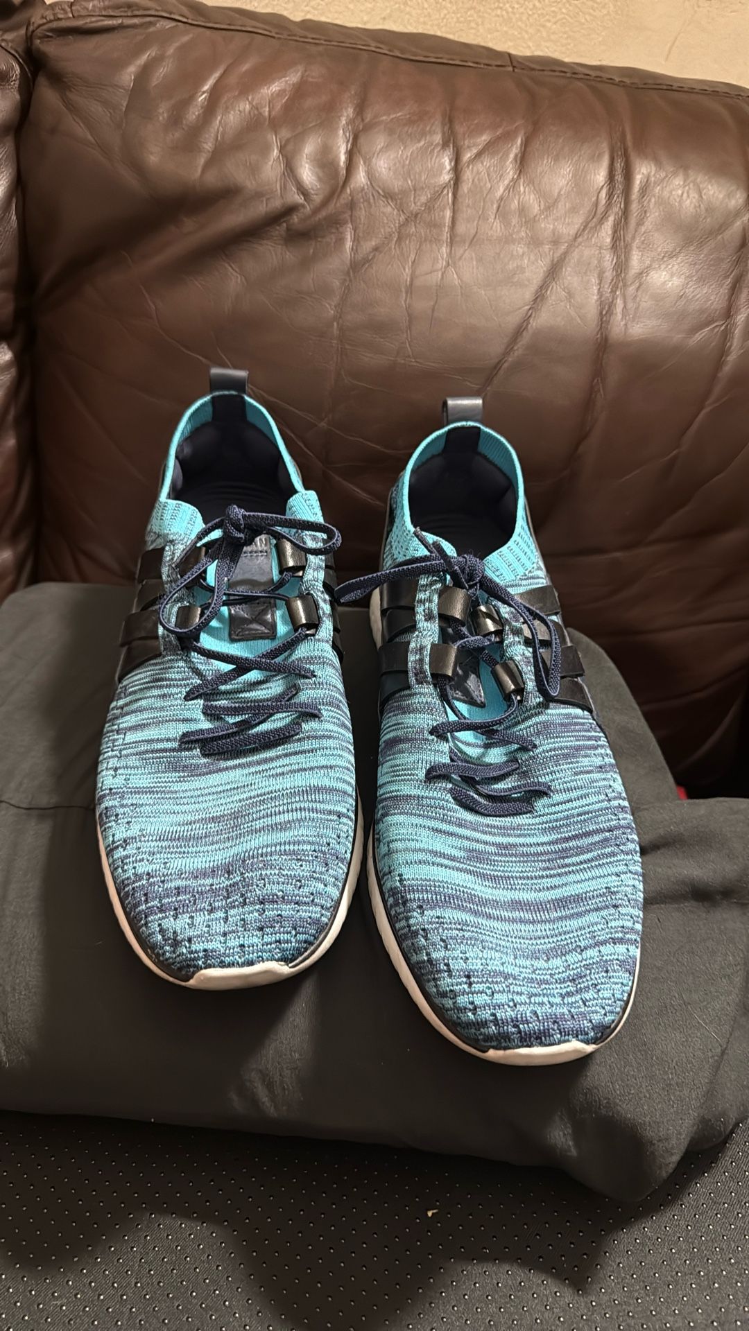 Cole Haan color blue semi use