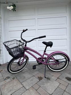 HBBC Skull x Bones HBBC Pink Beach Cruiser Bike with Basket