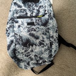 NWT Vooray Cinch Backpack 