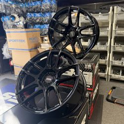 4 Wheels Size F18x8.5/R18x9.5" Staggered ESR CS8 Gloss Black 5x114.3 5x4.5 Rims