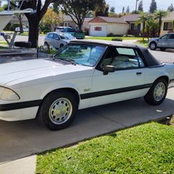 1990 Ford Mustang