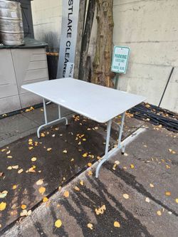 Folding tables 4'x2'6"