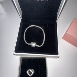 Pandora Bracelet & Charm/Pulsera y dije Pandora