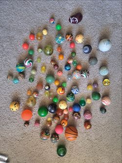 Lots of rubber bouncy balls +