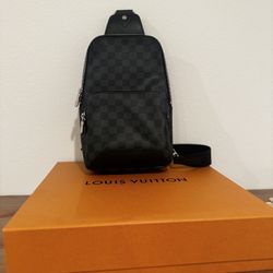 Louis Vuitton Slinger Bag Men’s