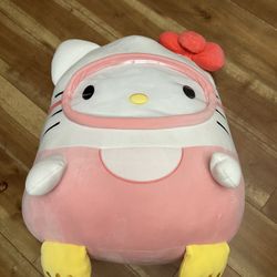 Hello Kitty ‘Scuba Gear’ Squishmallow. 