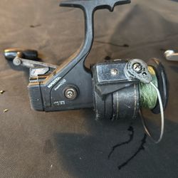 Master 706 Spinning Reel. $10 