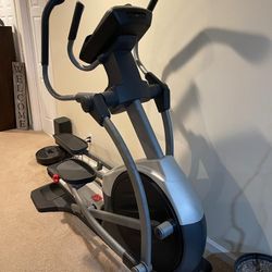 Freemotion Incline Decline Full Body Workout Elliptical Machine 