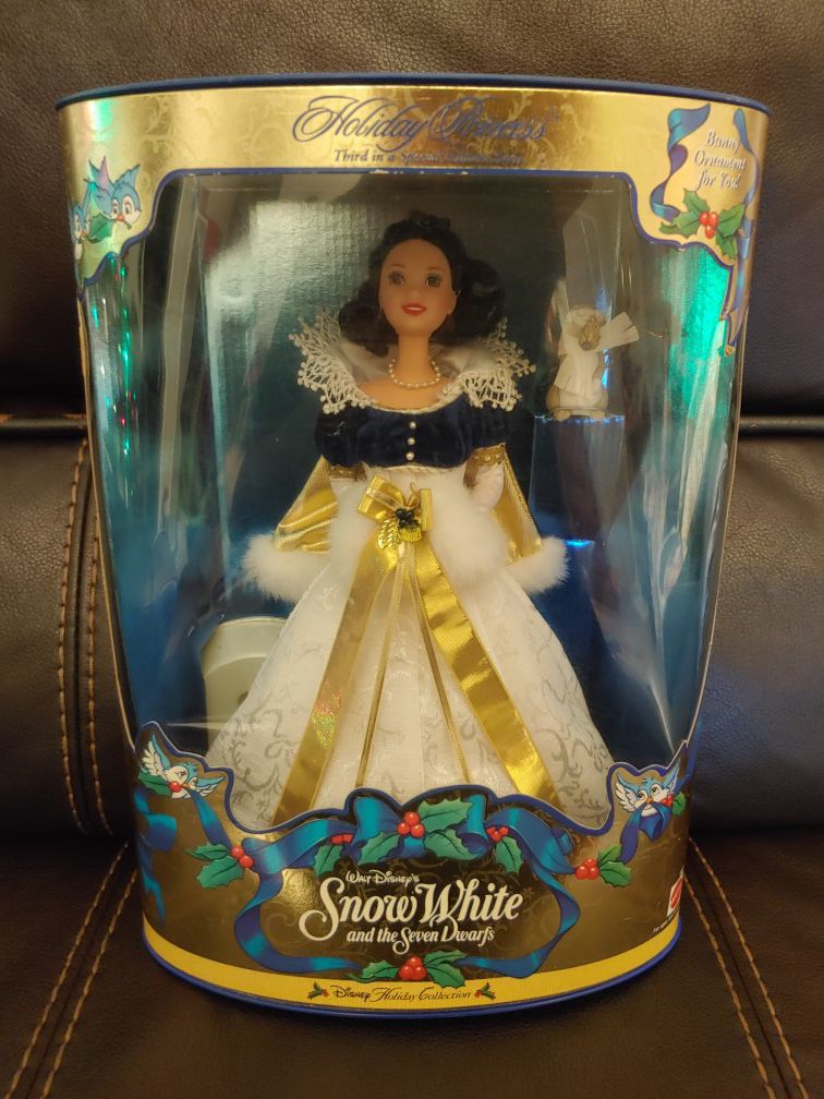 1998 Holiday Princess Disney Snow White Special Edition Barbie Doll