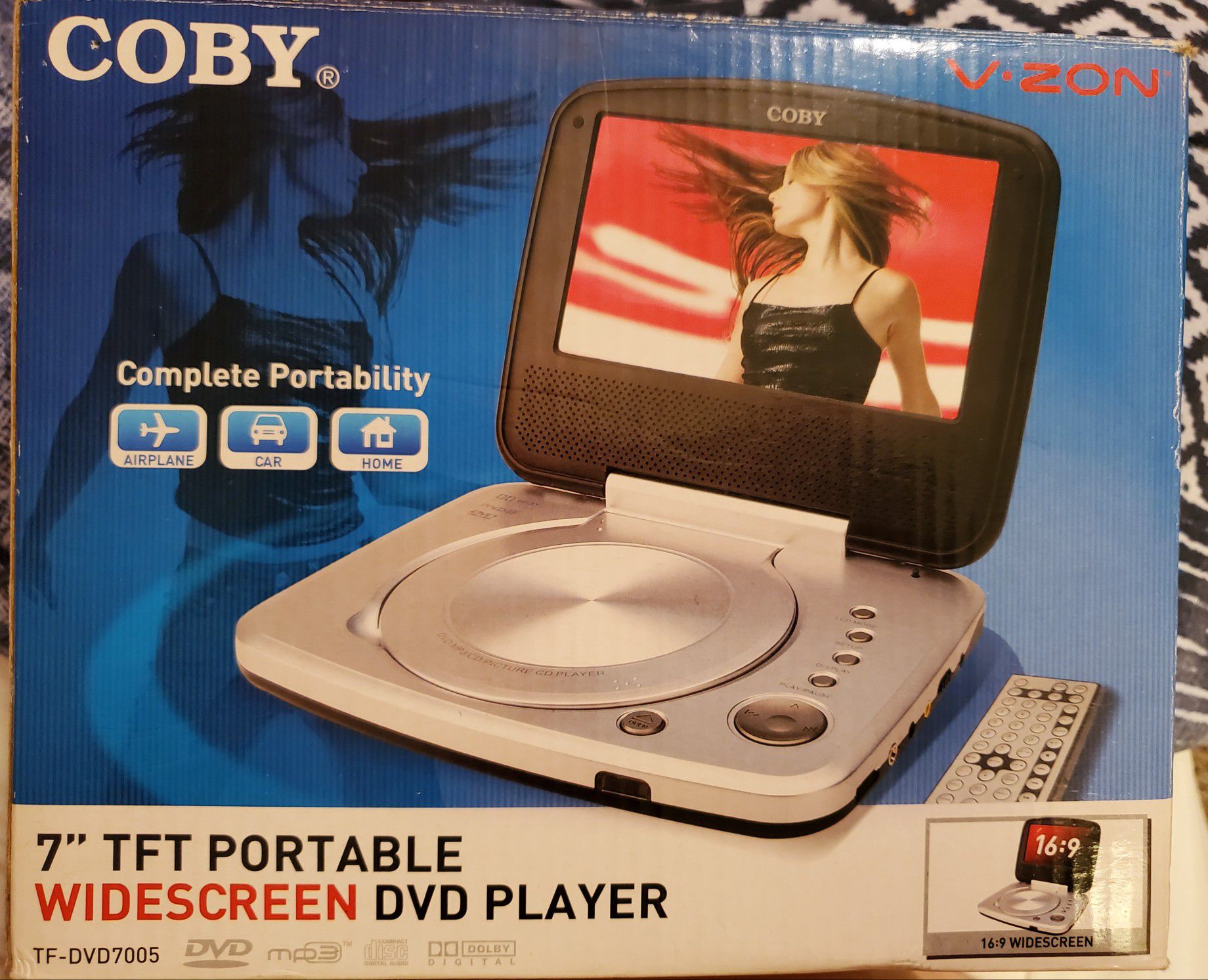 Colby 7" TFT Portable Wide-screen DVD Player 16:9 Widescreen