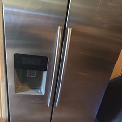 Refrigerator 