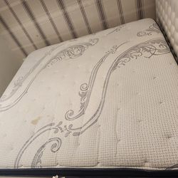 King Size Beautyrest recharge pillow top mattress