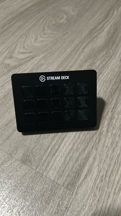Elgato Stream Deck 15 customizable lcd keys and detachable cable compatible with ios and mac