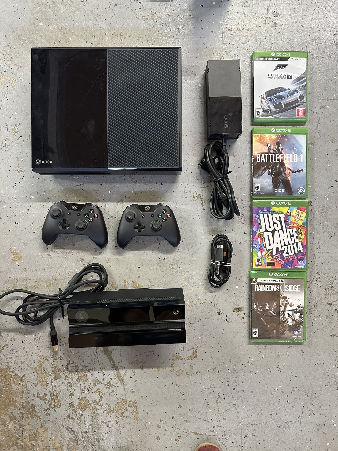 Xbox One Kit - 4 Games