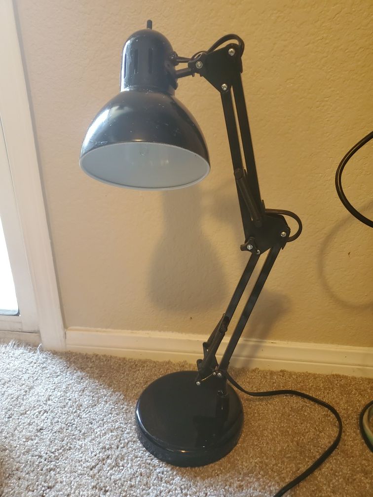 Desk lamp