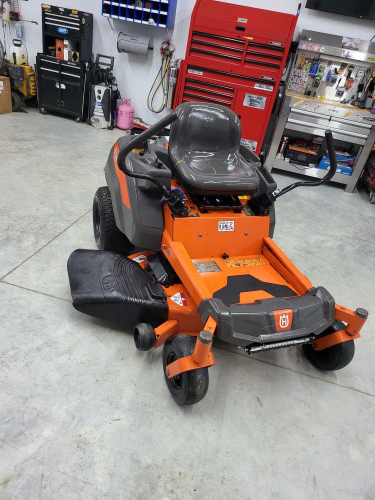 Zero Turn Riding Mower 100% Ready To Mow Today Needs Nothing ! Only 40.6hrs Of Use  46" Deck 23hp endurance Series 
