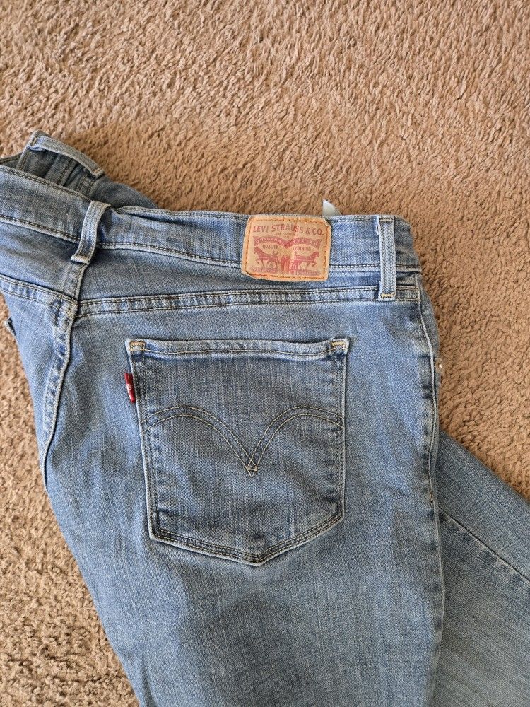Women's Levi's Size 14 Long