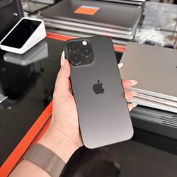 Apple iPhone 16 Pro Max 256GB! 100%Battery! Unlocked to any company! 90 day warranty!