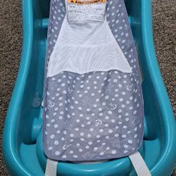 The First Years Newborn to Toddler Baby Bath Tub