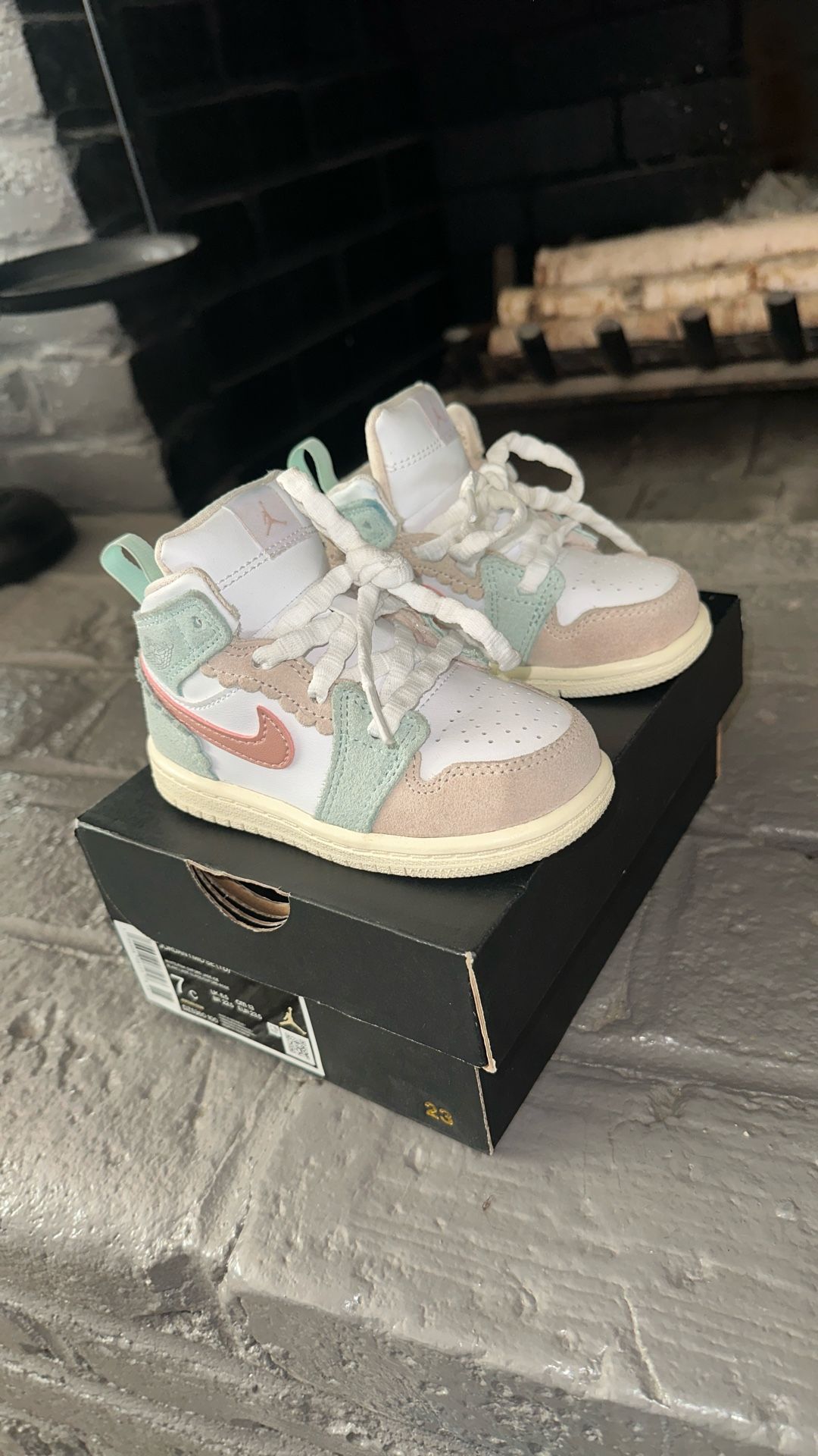 TODDLER JORDAN 1 MID SE