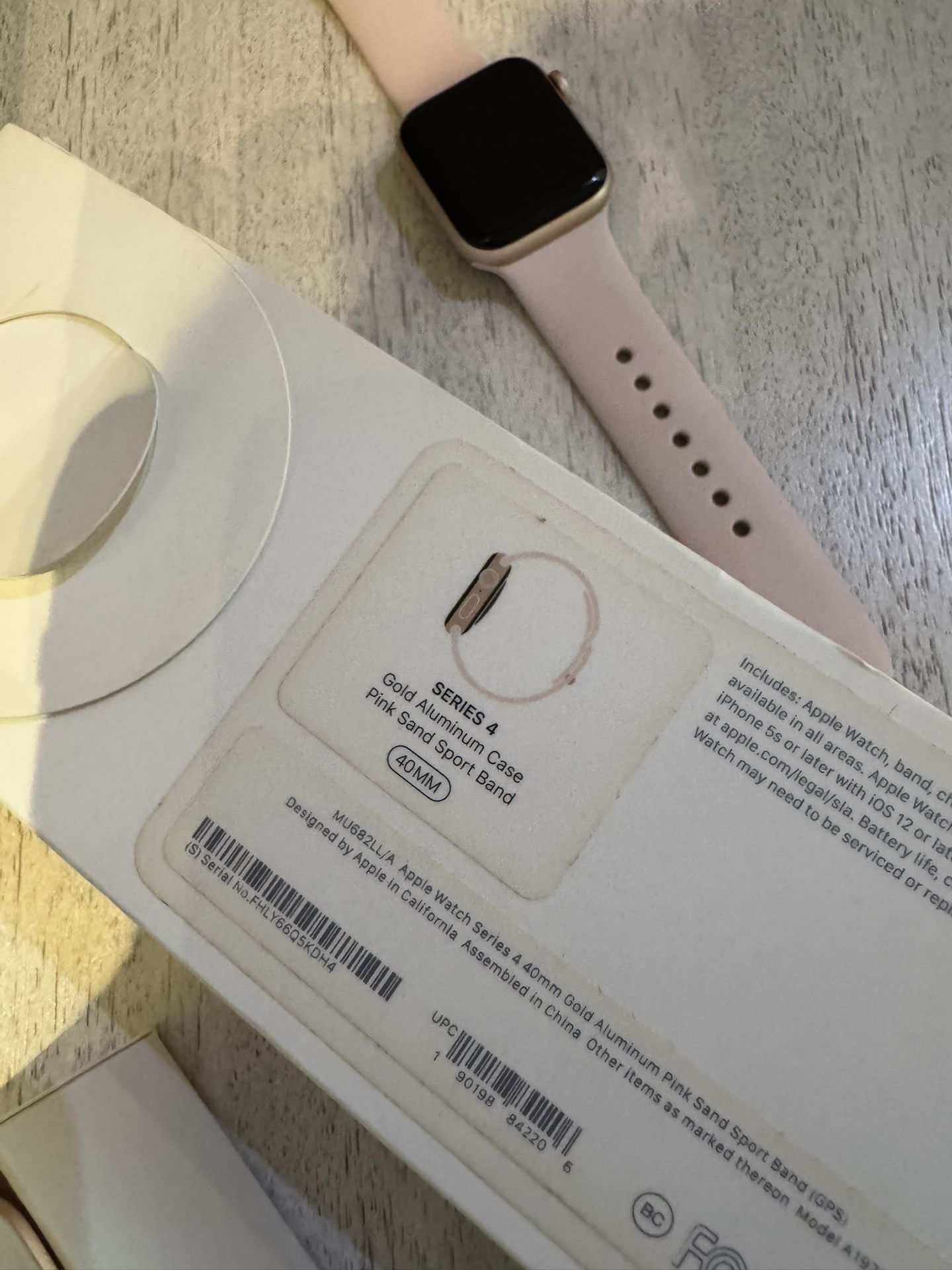 Apple iPad (6th Generation) Wi Fi Cellular 128 GB and Watch