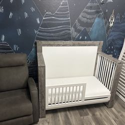 High end Crib with toddler rail - Almost new