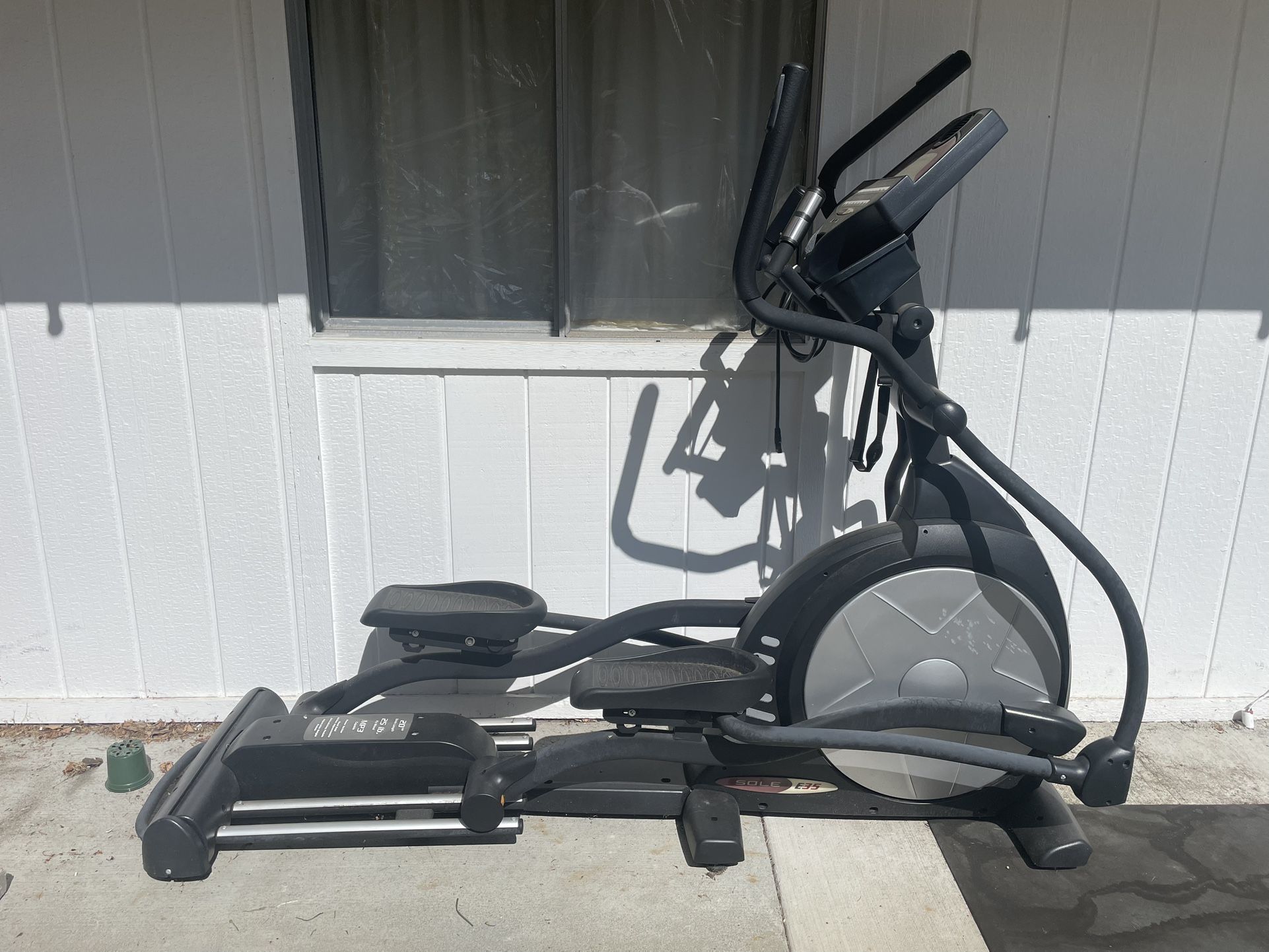 Sole Elliptical E35