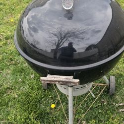 Weber 22-inch Charcoal Gril