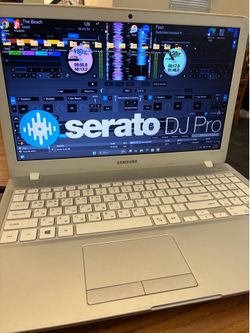 Laptop Samsung ya con música y programas