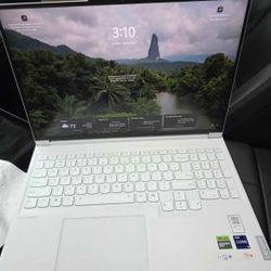 Lenovo Legion 7i (2024) 16" 240Hz Gaming Laptop - Intel Core 14th Gen core 19 32GB RAM - NVIDIA 4070