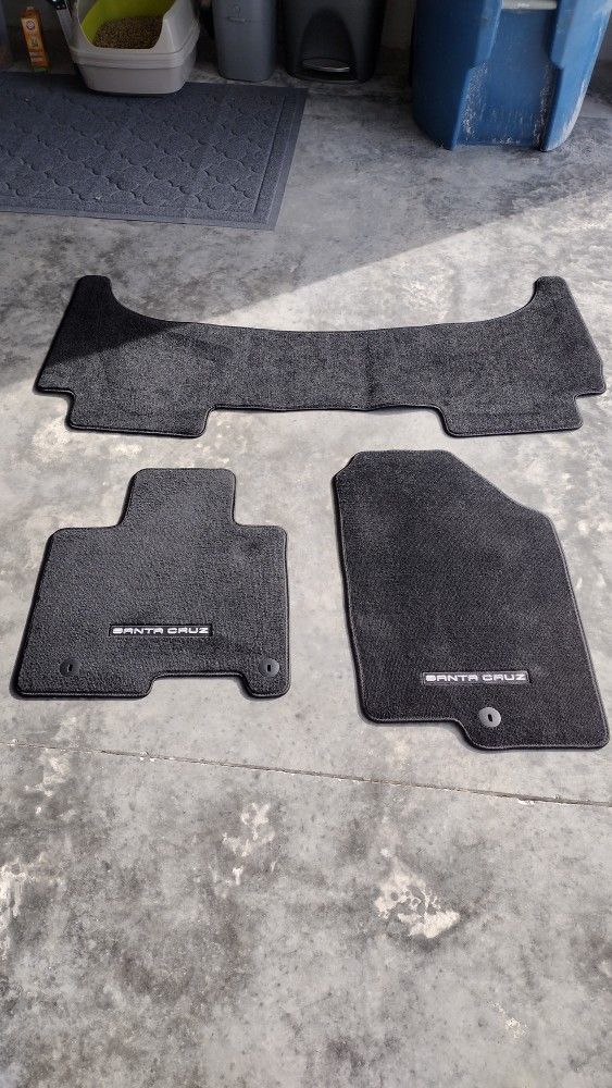 2023 Hyundai Santa Cruz  Oem Car Mat Brand New.