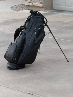 Vessel Player v black stand bag. Almost new.