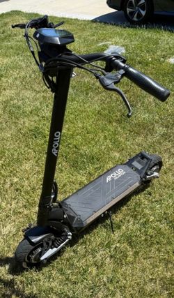 Apollo Phantom V3 Electric Scooter