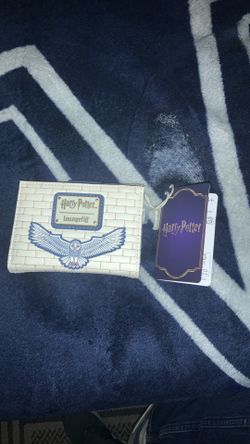 HARRY POTTER Loungefly Harry Potter Hedwig Hogwarts Stained Glass trifold Wallet  new with tag