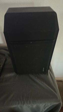 Pair of Bose speakers