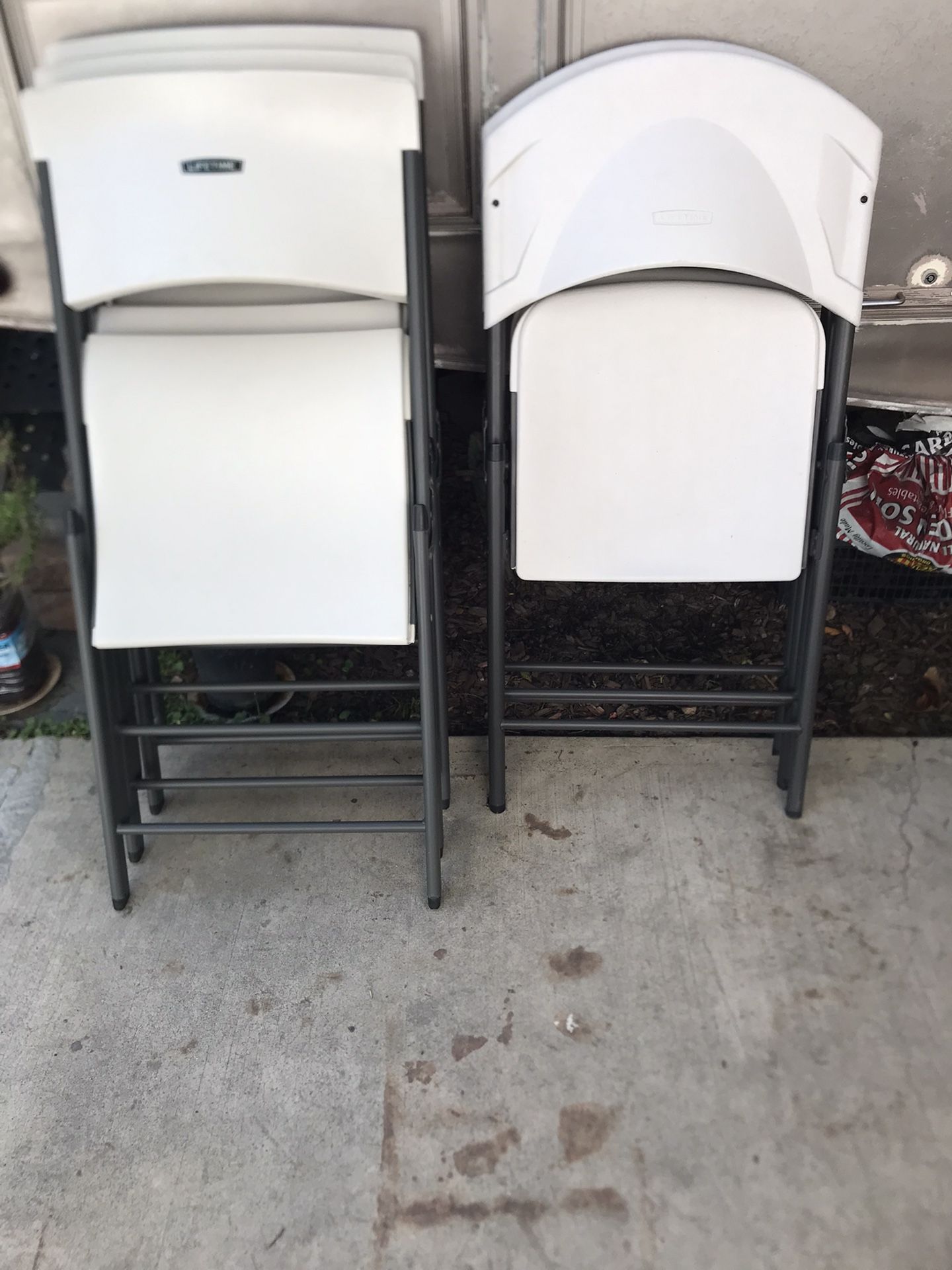Table An Chairs