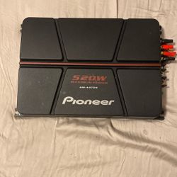 520 Watt 4 Channel Pioneer Amp