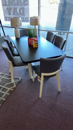 💥HUGE Blowout Furniture Sale!💥 Brand New Table W/ 6 Chairs! $50 Down Takes It Home Today!