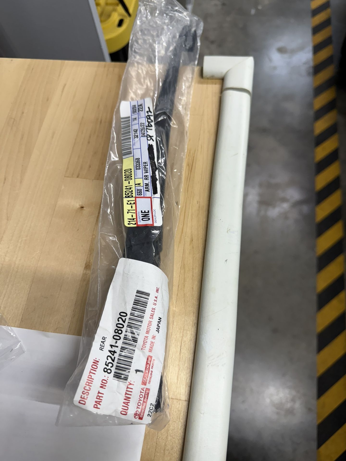 2015 Sienna Arm Rear Wiper
