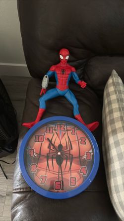 Spiderman figure/clock and iron man