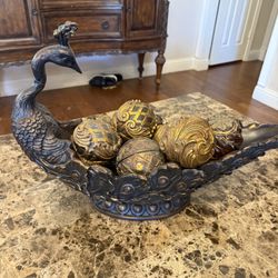 Beautiful Decorative Vase With Balls!