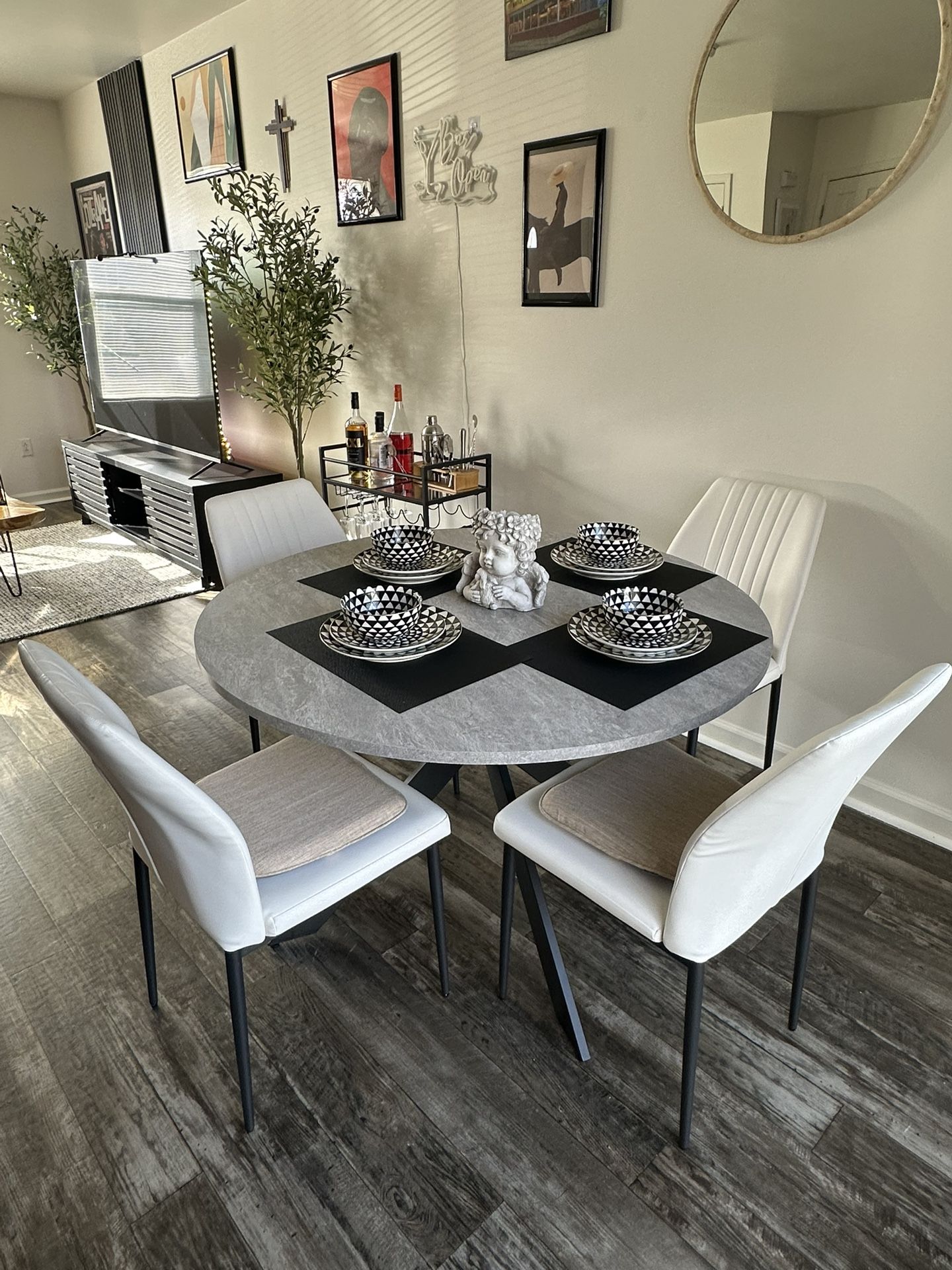 Dinner Table With Chairs