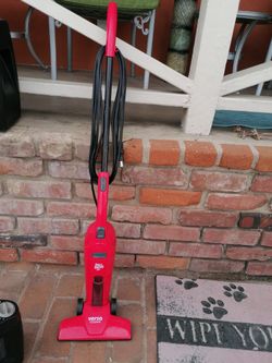 Like new DirtDevil versa vacuum