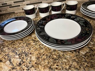 Dinnerware set $20